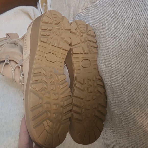 Boot - Picture 3 of 4